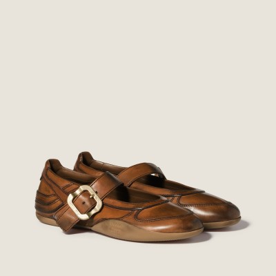 Miu Miu Gymnasium Leather Ballerinas With Strap And Buckle Cognac MM261027 Miu Miu Gymnasium Leather Ballerinas With Strap And Buckle Cognac MM261027