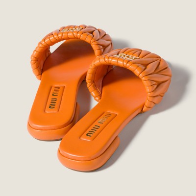 Miu Miu Matelasse Nappa Leather Slides Gerbera Daisy MM261209 Miu Miu Matelasse Nappa Leather Slides Gerbera Daisy MM261209