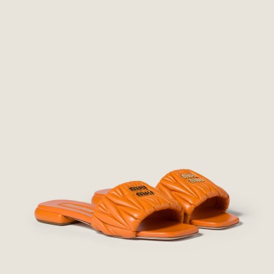 Miu Miu Matelasse Nappa Leather Slides Gerbera Daisy MM261209 Miu Miu Matelasse Nappa Leather Slides Gerbera Daisy MM261209