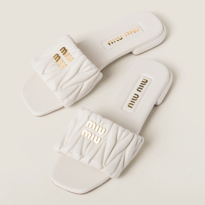 Miu Miu Matelasse Nappa Leather Slides White MM261211 Miu Miu Matelasse Nappa Leather Slides White MM261211
