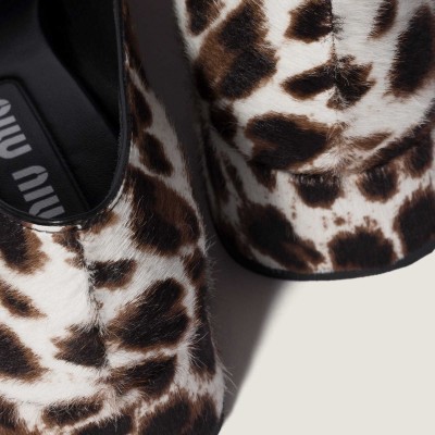 Miu Miu Printed Leather And Naplak Pumps Chalk White Black MM261341 Miu Miu Printed Leather And Naplak Pumps Chalk White Black MM261341