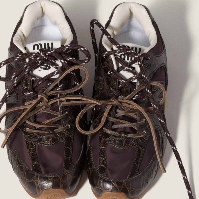 New Balance X Miu Miu 530 Sl Crocodile Embossed Calfskin And Technical Fabric Sneakers Dark Brown MM261335 New Balance X Miu Miu 530 Sl Crocodile Embossed Calfskin And Technical Fabric Sneakers Dark Brown MM261335