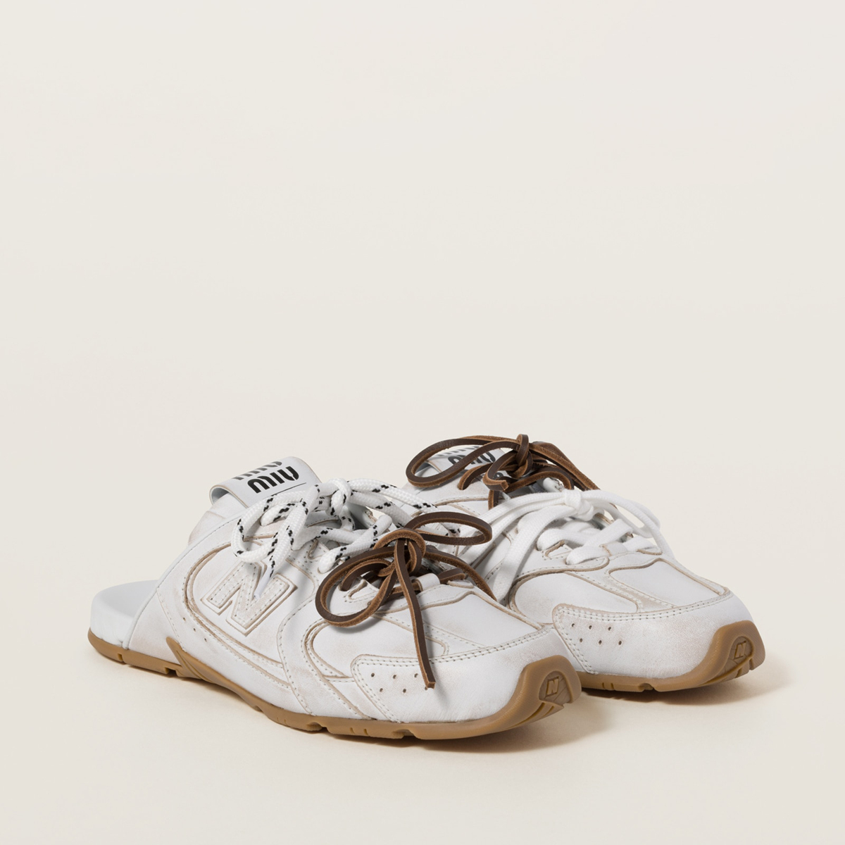New Balance X Miu Miu 530 Sl Deco Calf Leather Mules White MM261126 New Balance X Miu Miu 530 Sl Deco Calf Leather Mules White MM261126