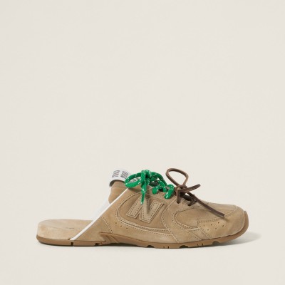New Balance X Miu Miu 530 Sl Faded Suede Mules Ecru MM261129 New Balance X Miu Miu 530 Sl Faded Suede Mules Ecru MM261129