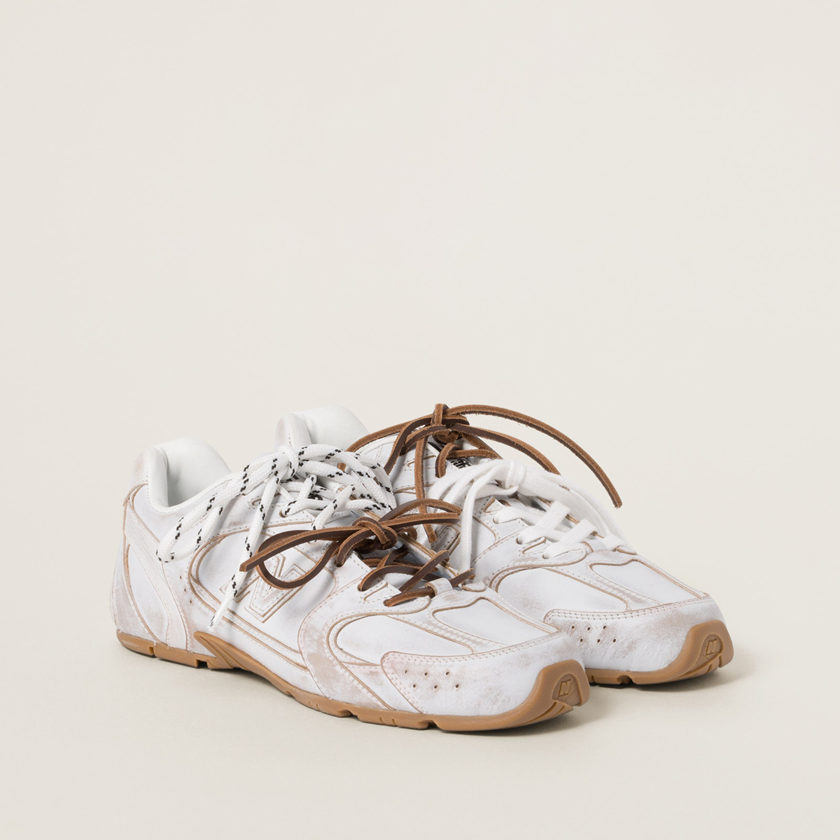 New Balance X Miu Miu 530 Sl Leather Sneakers White MM261130 New Balance X Miu Miu 530 Sl Leather Sneakers White MM261130